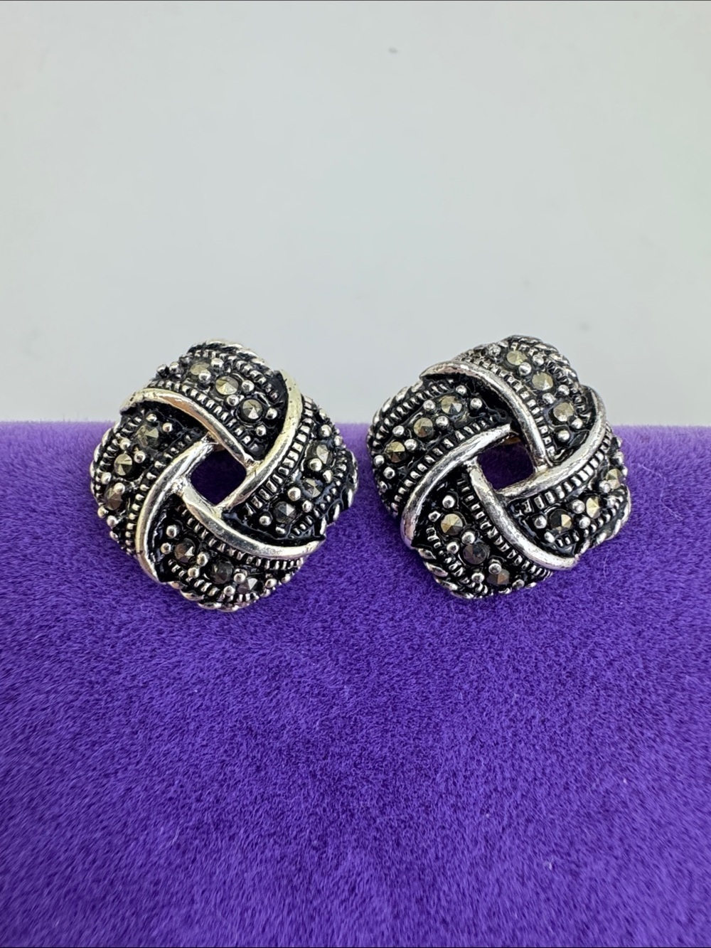 💛 Sterling Silver Marcasite Knot Stud Earrings